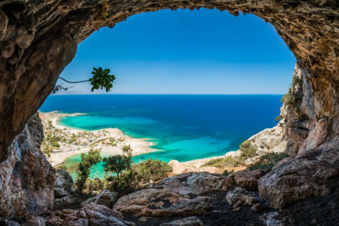 Uma das melhores coisas sobre a Grécia é seu litoral. Creta é uma ilha grega localizada diretamente na costa da Grécia.