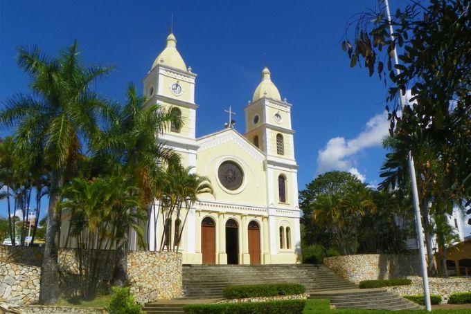 Famosa por sua arquitetura colonial, a Igreja da Matriz é um dos marcos mais conhecidos da cidade.